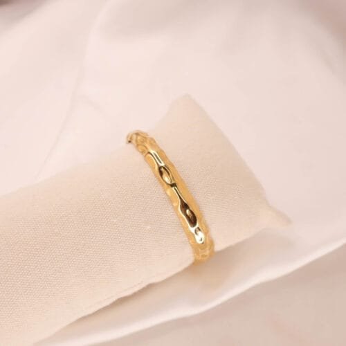Como bracelet