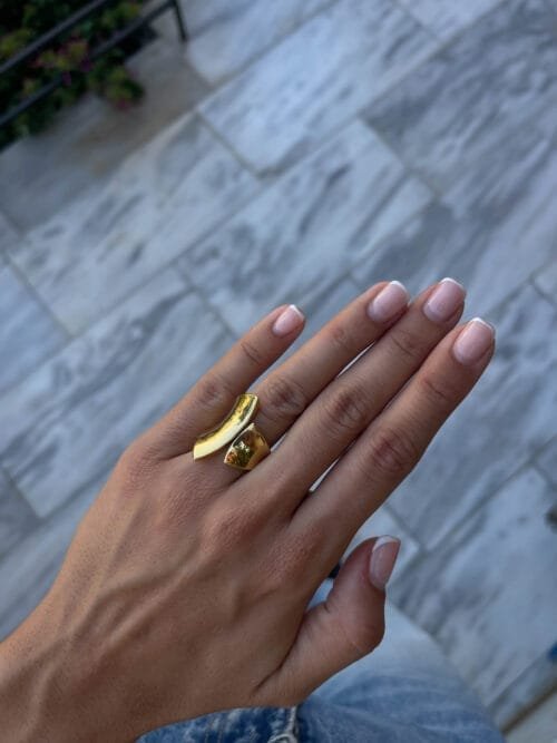 Serene ring