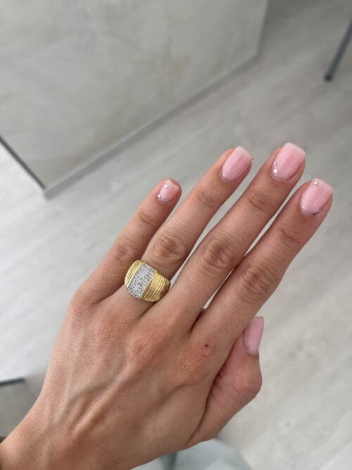 Chic ring