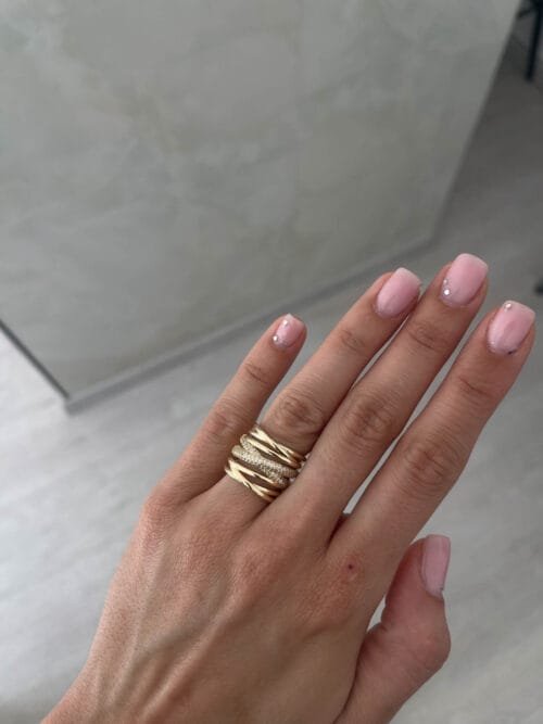 Alice ring